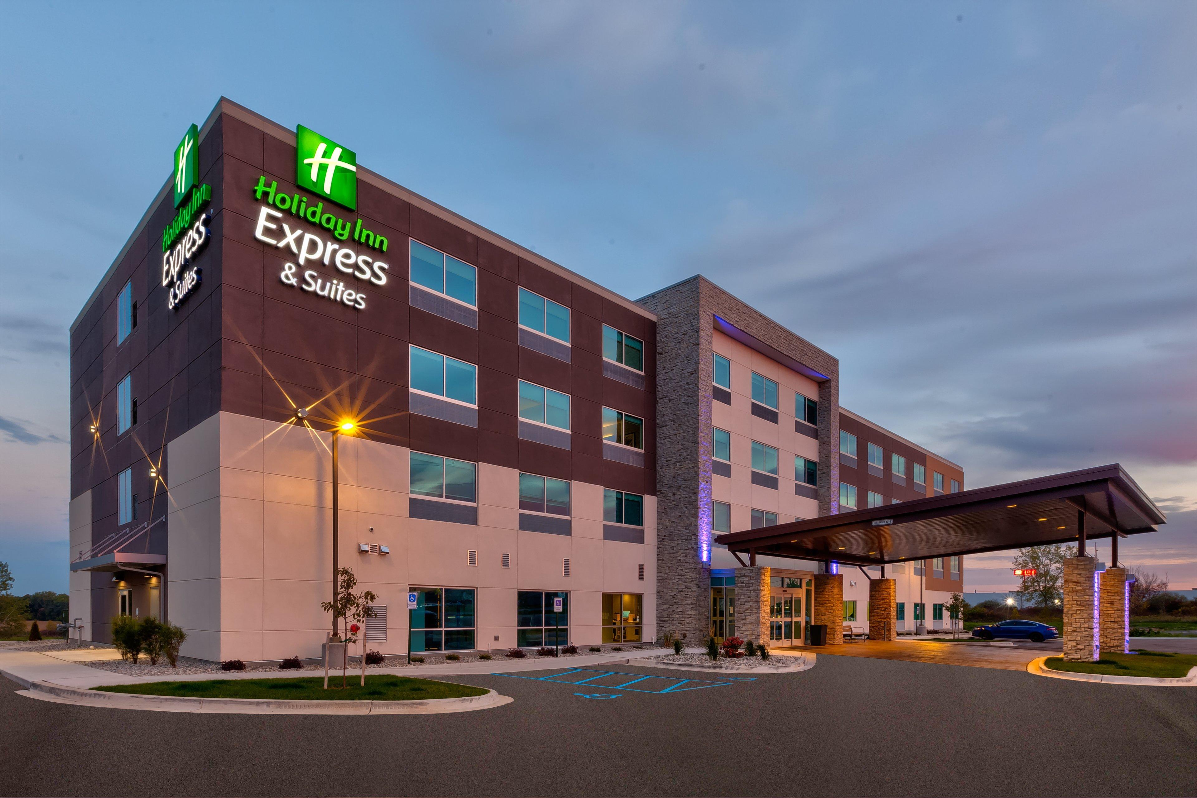 Holiday Inn Express & Suites - Cedar Springs - Grand Rapids N By Ihg المظهر الخارجي الصورة