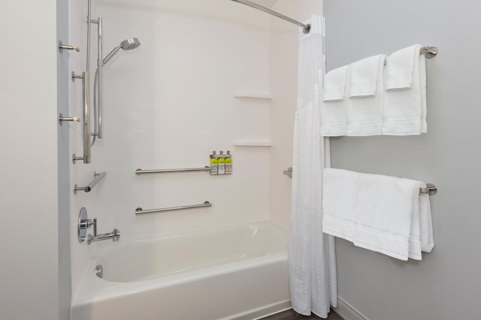 Holiday Inn Express & Suites - Cedar Springs - Grand Rapids N By Ihg المظهر الخارجي الصورة
